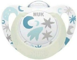 Nuk Πιπίλα Σιλικόνης Star με Θήκη Νυκτός Φεγγάρι Λευκό 0-6m 1τμχ 10.730.719