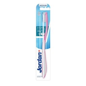 Jordan Clean Between Toothbrush Medium Οδοντόβουρτσα Βαθύ Καθαρισμού σε Διάφορα χρώματα 1τμχ